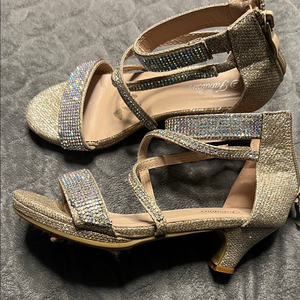 Kids Gold Sparkle Sandals with rhinestones - Picture 3 of 3